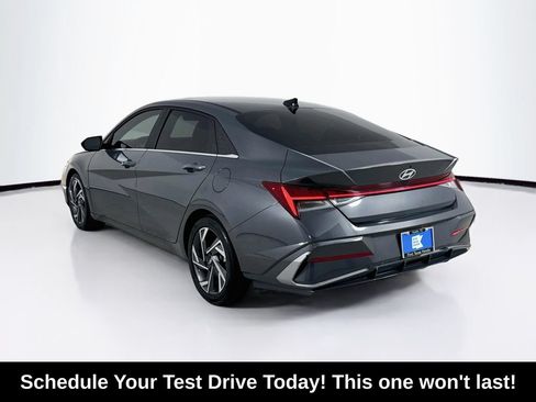 Used 2024 Hyundai Elantra SEL w/ Convenience Package FWD image 6