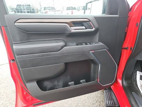 Used 2025 GMC Sierra 1500 Elevation image 16