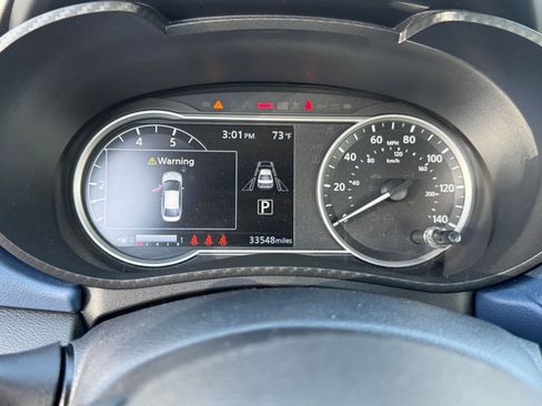 Used 2025 Nissan Versa SV image 36