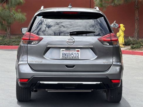 Used 2018 Nissan Rogue SL FWD image 6