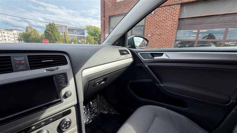Used 2016 Volkswagen Golf S FWD image 30