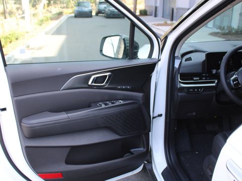 New 2026 Kia Carnival SX w/ SX Dark Edition Package FWD image 25