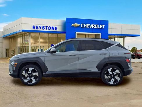 Used 2024 Hyundai Kona Limited AWD/4WD image 4