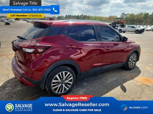 Used 2022 Nissan Kicks SV image 4