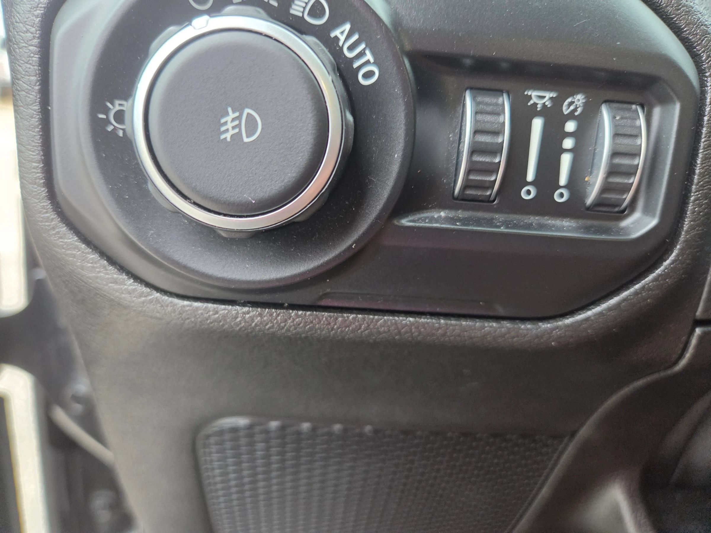 Used 2019 Jeep Wrangler Unlimited Sport S AWD/4WD image 12