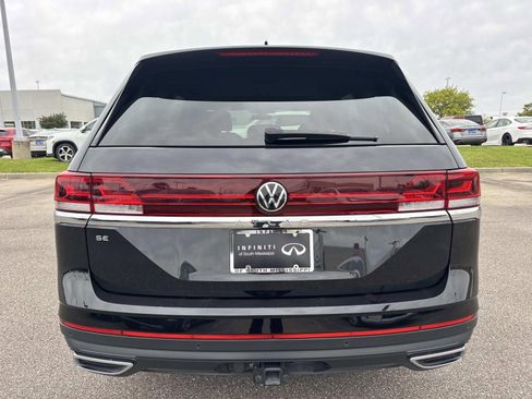 Used 2025 Volkswagen Atlas SE FWD image 6