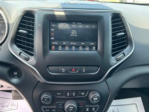Used 2021 Jeep Cherokee Latitude Plus AWD/4WD image 20