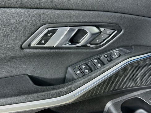 Used 2023 BMW 330i Sedan w/ M Sport Package RWD image 24
