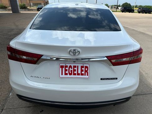 Used 2017 Toyota Avalon Touring FWD image 5