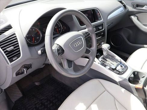 Used 2017 Audi Q5 2.0T Premium Plus w/ Technology Package AWD/4WD image 13