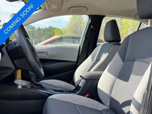 Used 2023 Toyota Corolla LE image 2