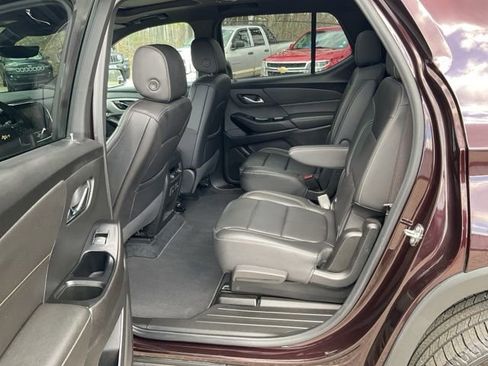 Used 2023 Chevrolet Traverse LT w/ LT Premium Package AWD/4WD image 17