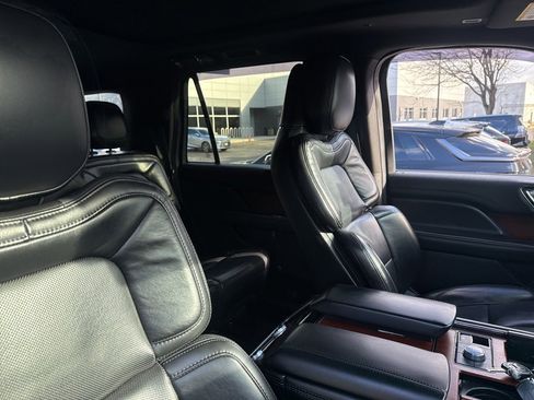 Used 2021 Lincoln Navigator L Reserve image 10