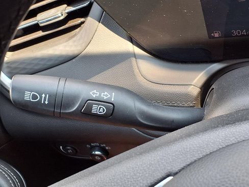 Used 2024 Buick Encore GX Sport Touring FWD image 27