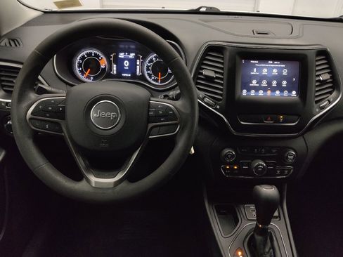 Used 2021 Jeep Cherokee Latitude FWD image 22