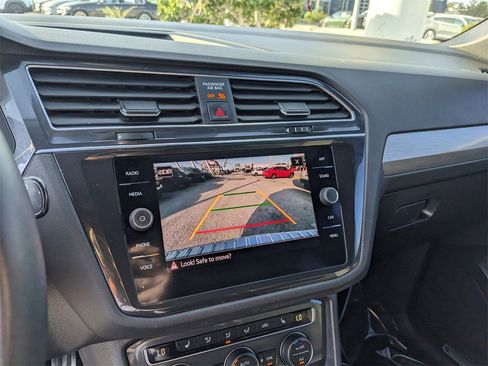 Certified 2021 Volkswagen Tiguan SE R-Line image 24