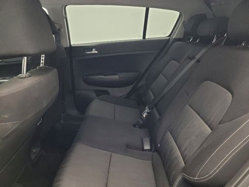 Used 2019 Kia Sportage LX AWD/4WD image 18