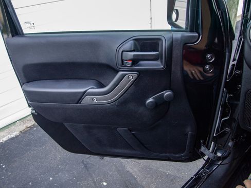 Used 2012 Jeep Wrangler Sport AWD/4WD image 11