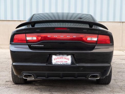 Used 2013 Dodge Charger SE RWD image 14