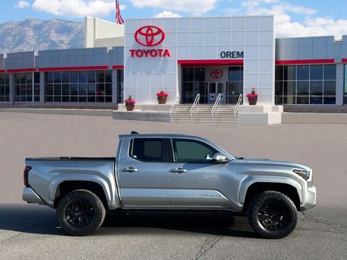 Used 2024 Toyota Tacoma SR5 AWD/4WD image 3