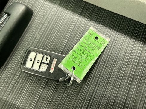 Used 2022 Honda Pilot Touring image 12