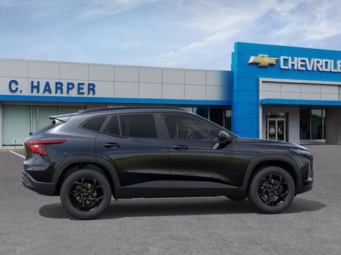 New 2026 Chevrolet Trax LT w/ Driver Confidence Package FWD image 5