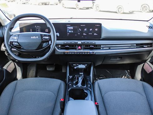 Used 2025 Kia K4 LXS image 12