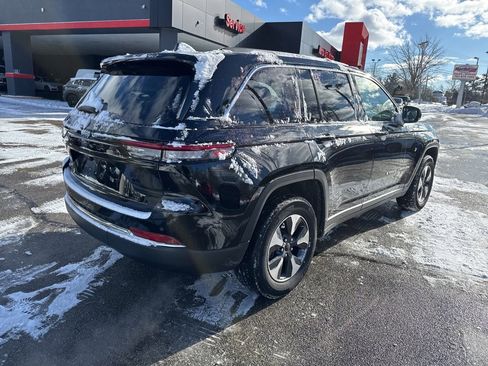 Used 2022 Jeep Grand Cherokee Limited 4xe image 3