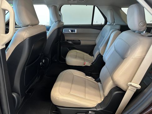 Used 2020 Ford Explorer Limited image 13