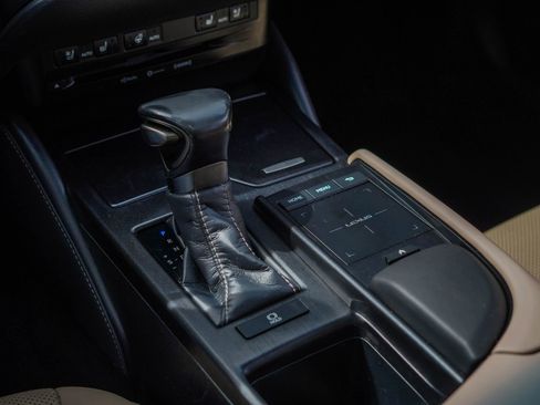 Used 2020 Lexus ES 350 w/ Premium Package FWD image 22