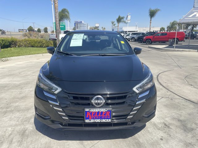 Used 2025 Nissan Versa SV FWD image 3