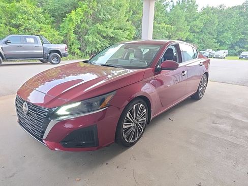 Used 2024 Nissan Altima 2.5 SL FWD image 1