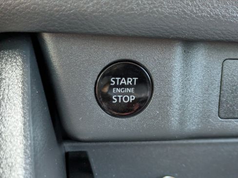 Used 2025 Nissan Rogue S FWD image 27
