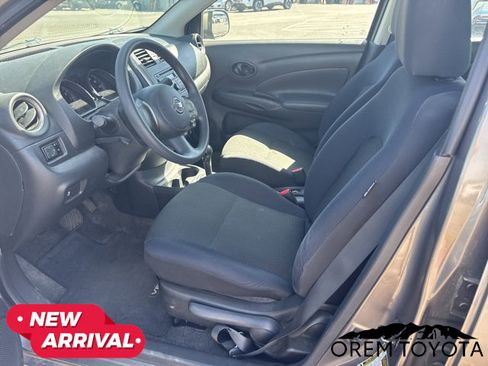 Used 2012 Nissan Versa SV FWD image 7