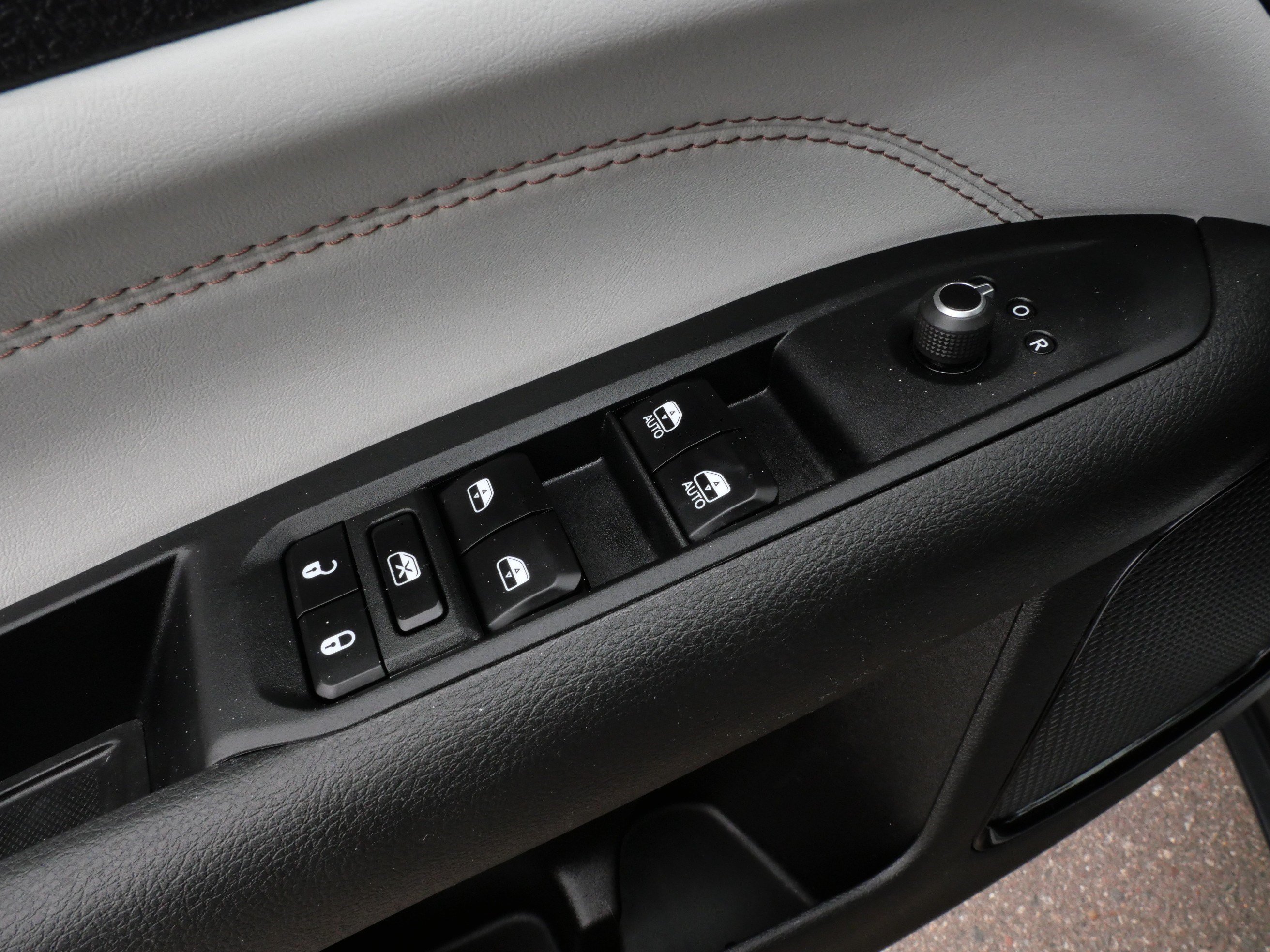 Used 2025 Jeep Compass Limited AWD/4WD image 19