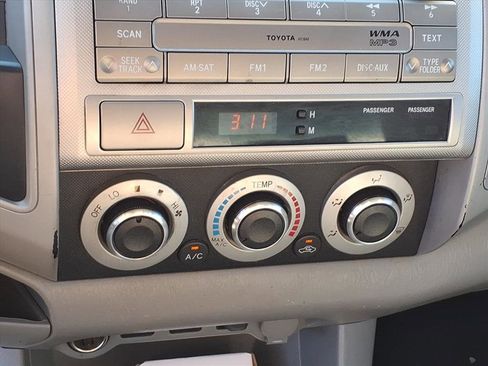 Used 2011 Toyota Tacoma PreRunner image 21