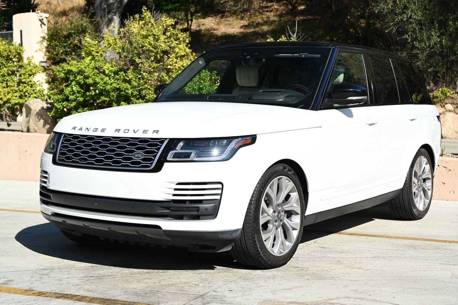 Used 2018 Land Rover Range Rover Supercharged AWD/4WD image 1