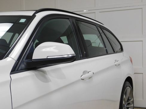 Used 2019 BMW 330i xDrive Wagon AWD/4WD image 20