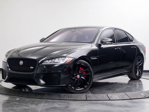 Used 2018 Jaguar XF S RWD image 1