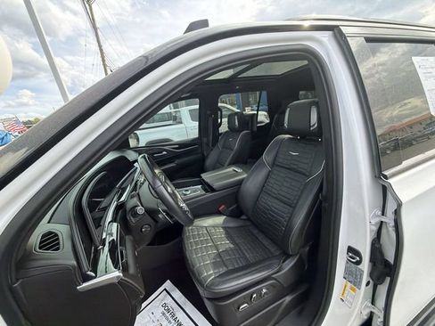 Used 2023 Cadillac Escalade V AWD/4WD image 17