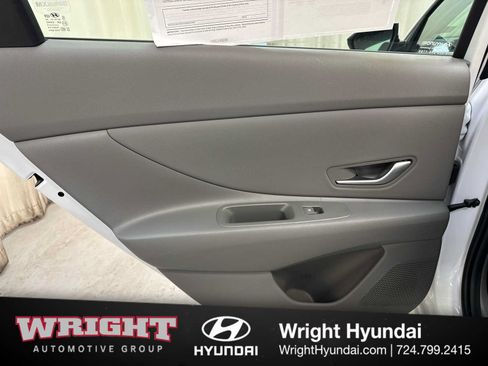 Used 2025 Hyundai Elantra SEL FWD image 12