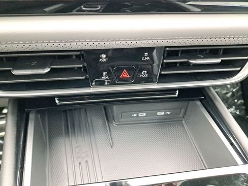 New 2026 Volkswagen Atlas Peak Edition AWD/4WD image 22