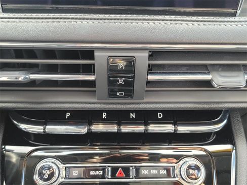 Used 2022 Lincoln Corsair Standard w/ Equipment Group 101A image 18