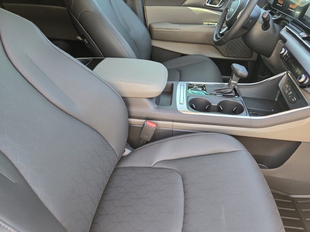 New 2026 Kia Carnival EX FWD image 11