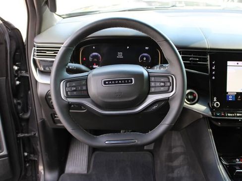 Used 2023 Jeep Wagoneer Series II AWD/4WD image 21