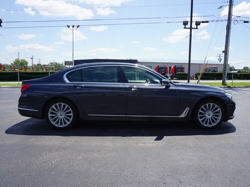 Used 2016 BMW 740i RWD image 4