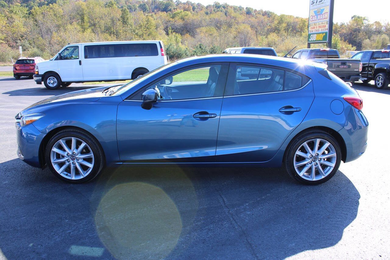 Used 2017 MAZDA MAZDA3 Touring FWD image 2