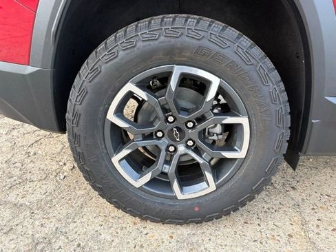 New 2026 Chevrolet Equinox ACTIV FWD image 9
