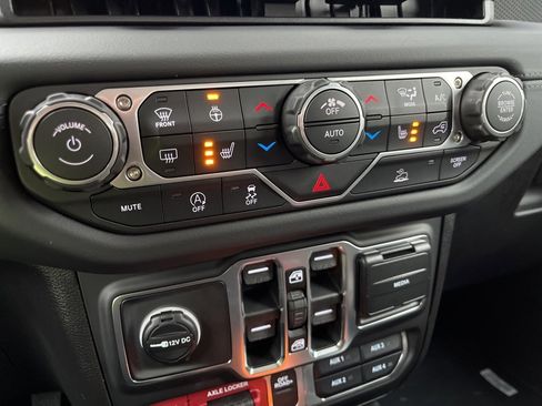 New 2026 Jeep Gladiator Mojave image 41