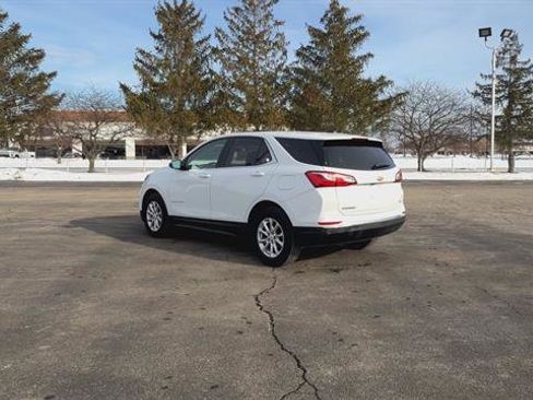 Used 2020 Chevrolet Equinox LT w/ Driver Convenience Package image 4
